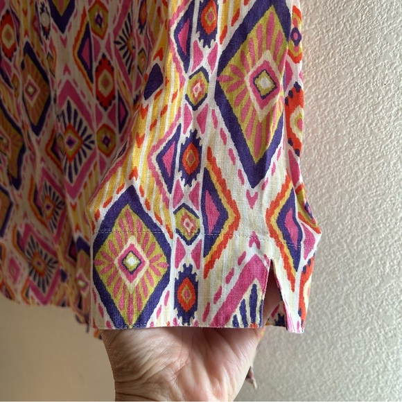Chico's | 100% Linen Multicolor Geometric Print Button Down Shirt - Picture 4 of 12
